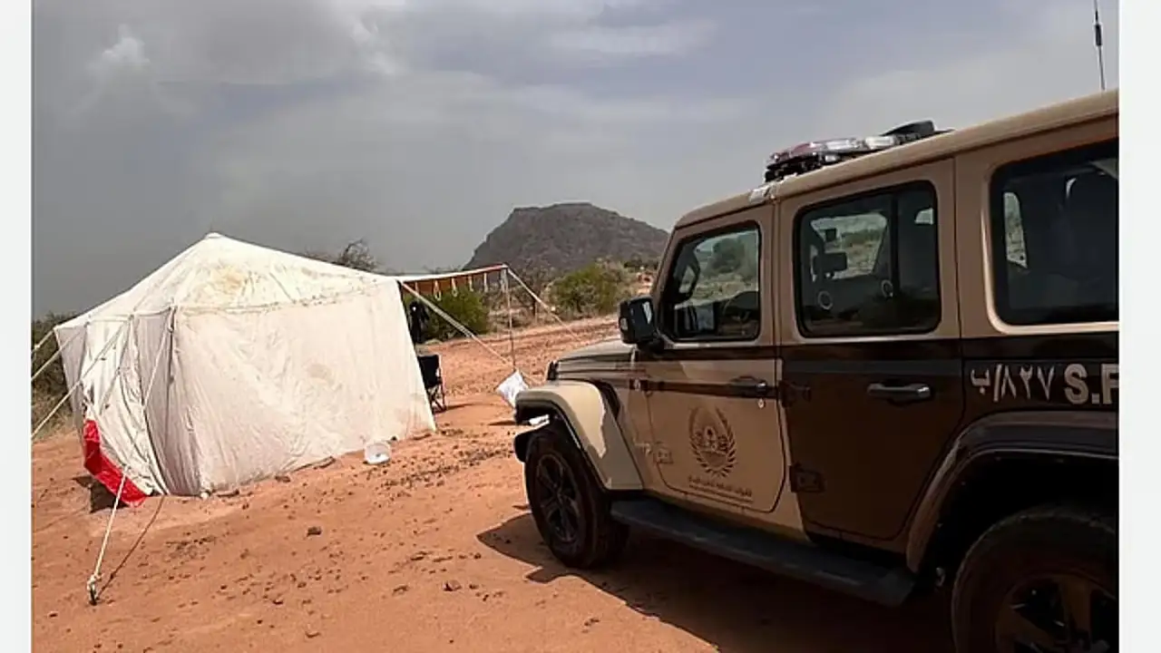 التخييم بمحمية الإمام فيصل بن تركي يوقع مواطناً تحت طائلة القانون